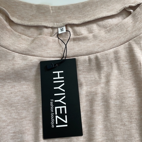 NWT HIYIYEZI Women's Long Sleeve Tan, size M - Picture 2 of 4